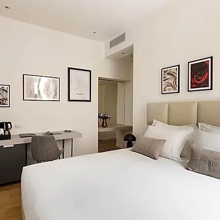 At 41 Hotel Rom