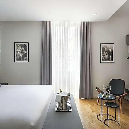 Hotel At 41 3*