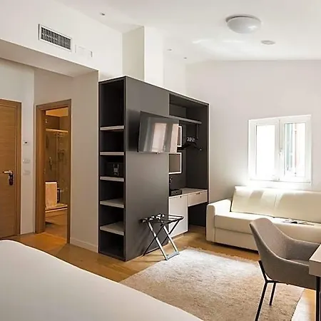 At 41 Hotel 3*