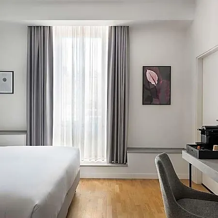 Hotel At 41